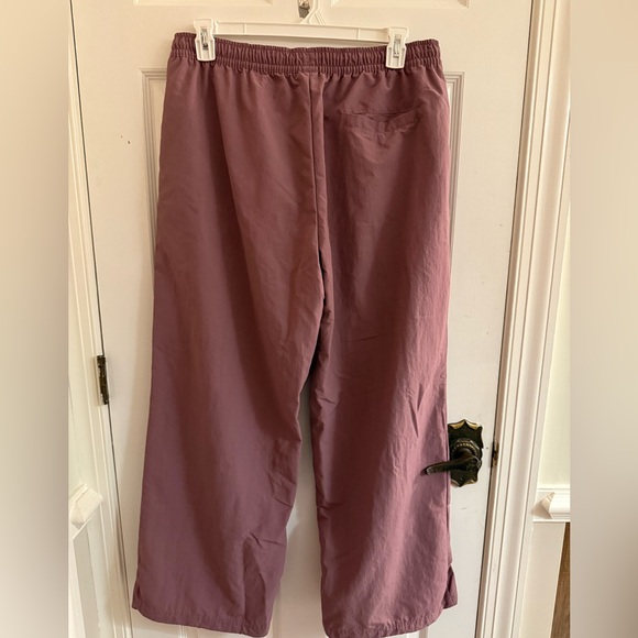 Nike Pants Sportswear Everything Wovens Women's XL Mauve Mid-Rise Open-Hem Wide - Picture 10 of 11